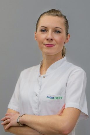Kinga Nowak – Dyplomowana Higienistka - Stomatologia Perfektdent Białołęka i Tarchomin